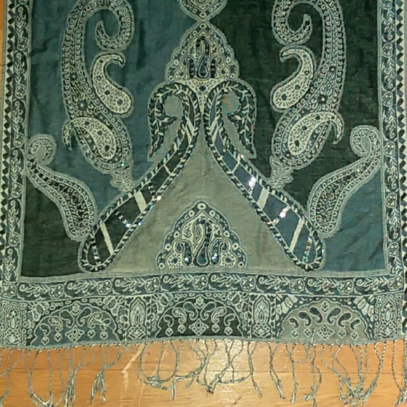 Beautiful Navy Scarf - Picture 4 of 5